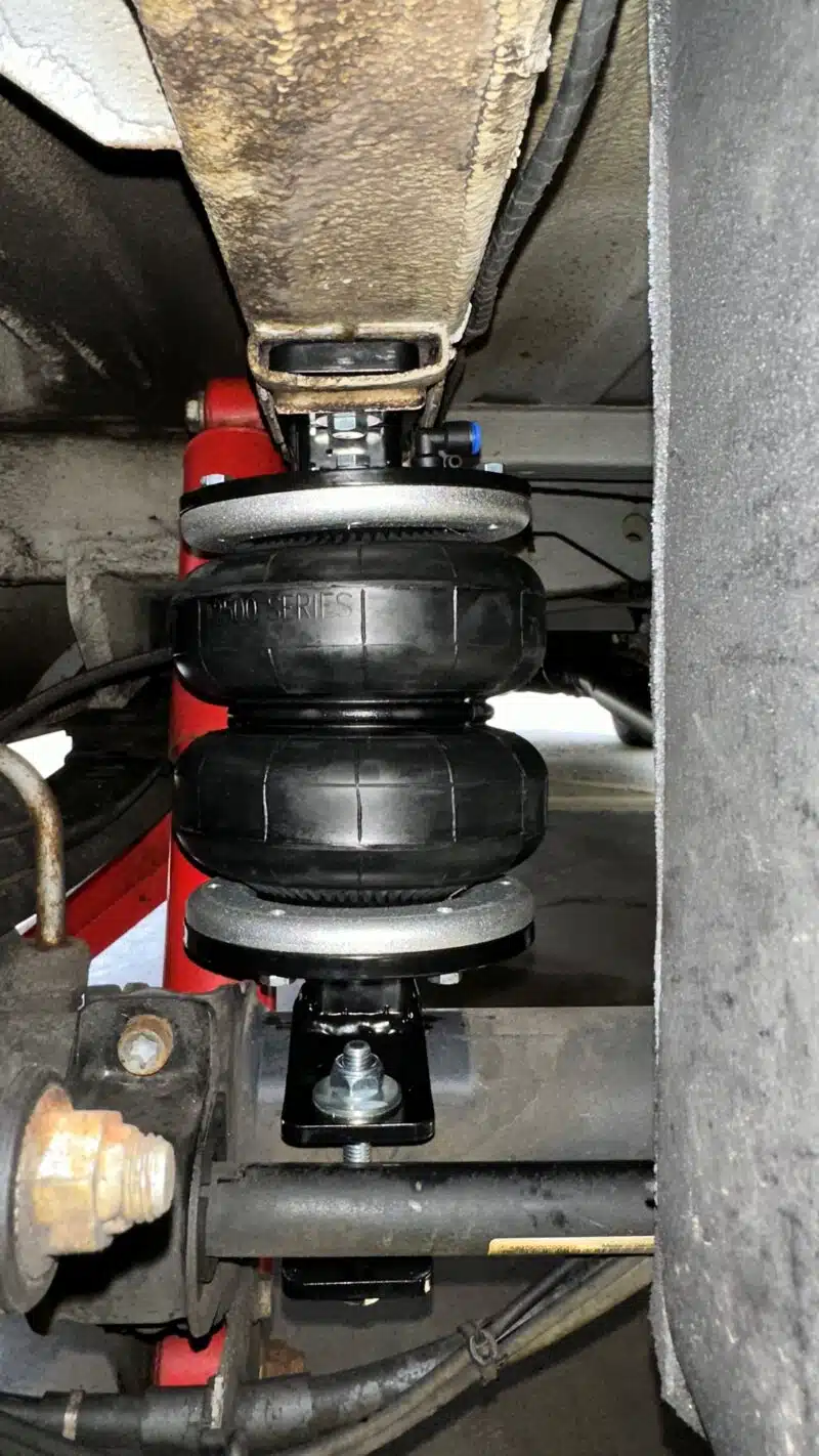 AirRide kit pictures fitted to Mercedes sprinter - suspension picture