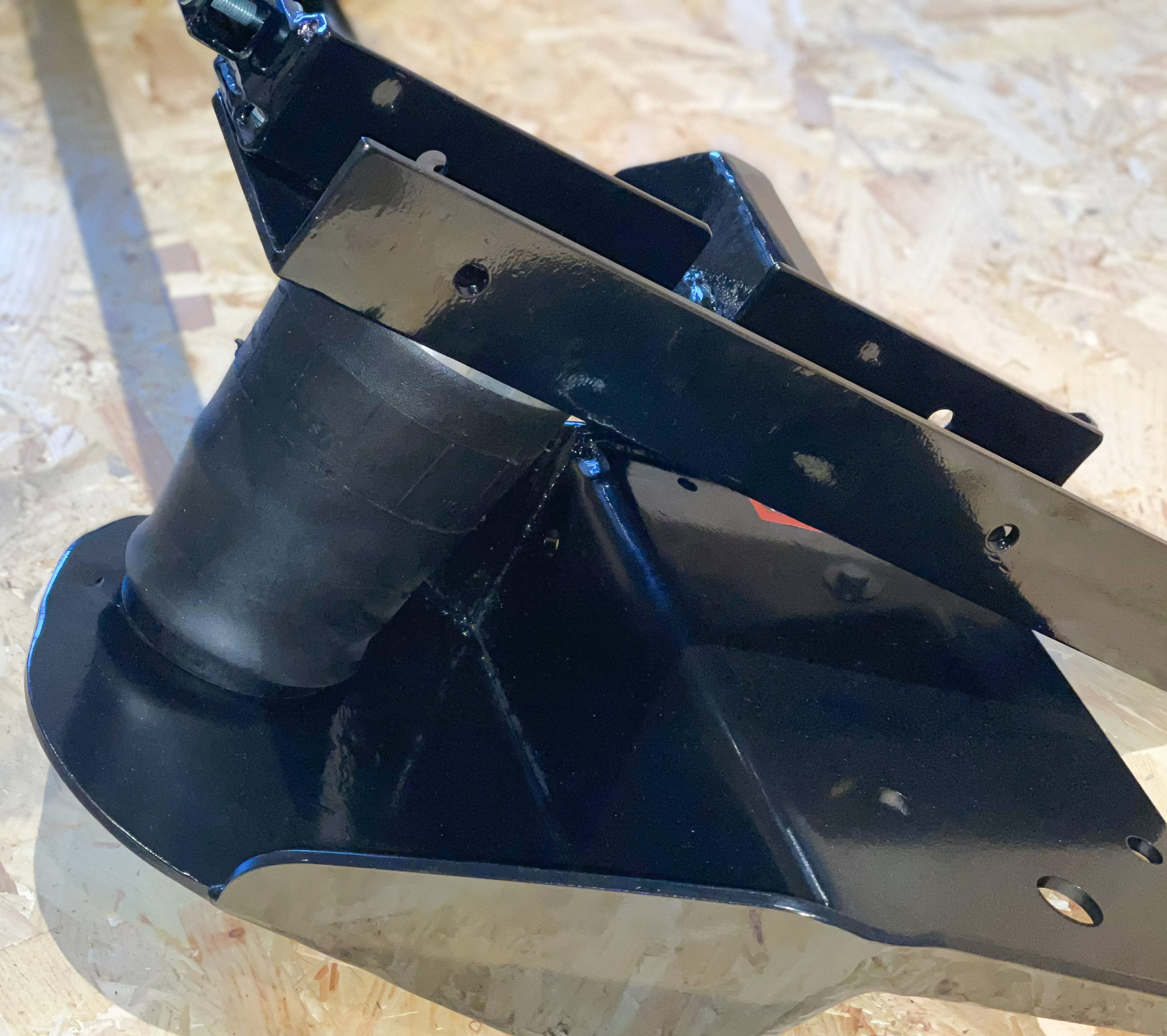 Thick metal suspension bracket for Ford custom