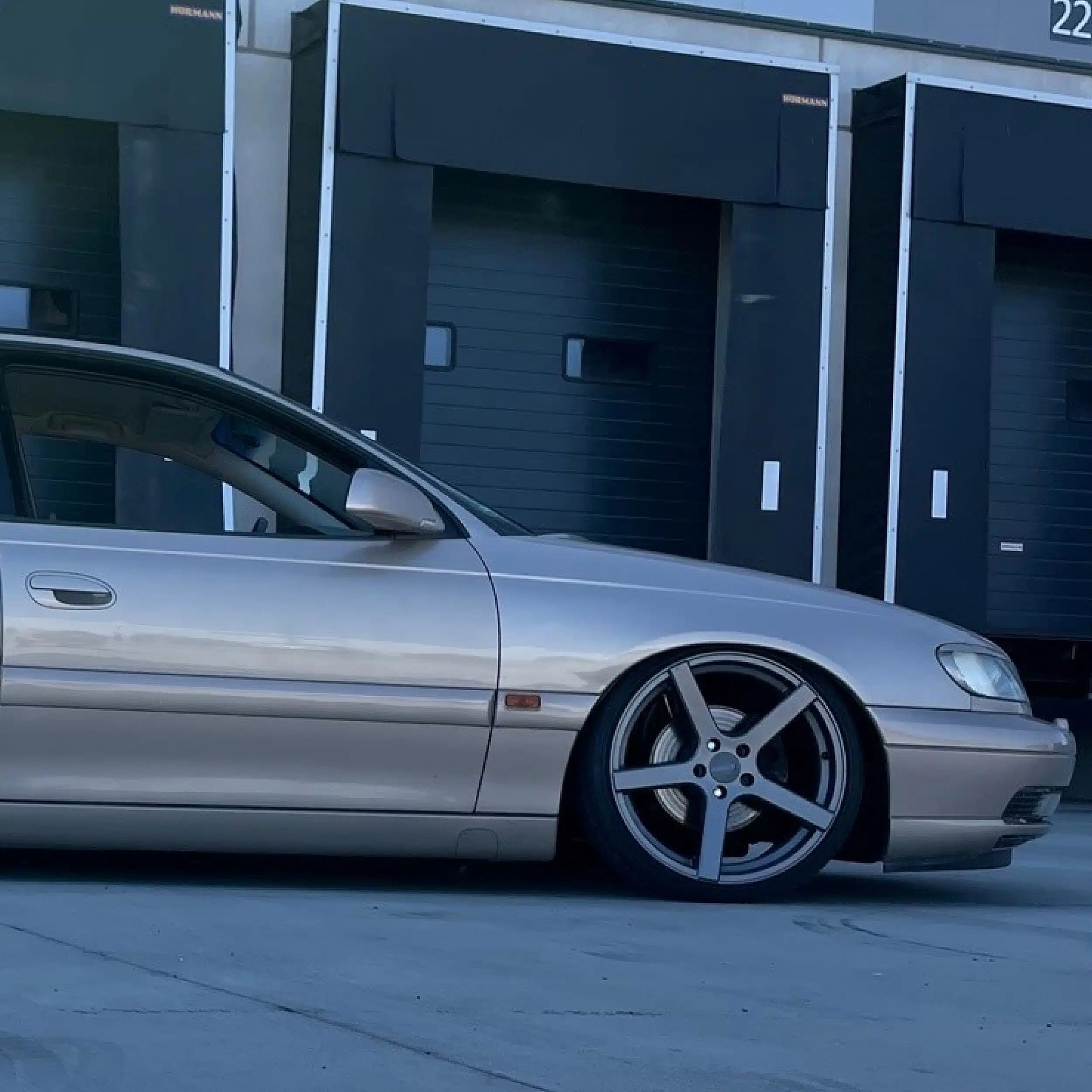 Lowered Opel Omega B